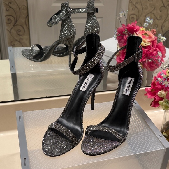 Steve Madden Mischa Rhinestone Crystal Pointy Toe Heels Shoes Stiletto 11 NEW - Picture 1 of 6